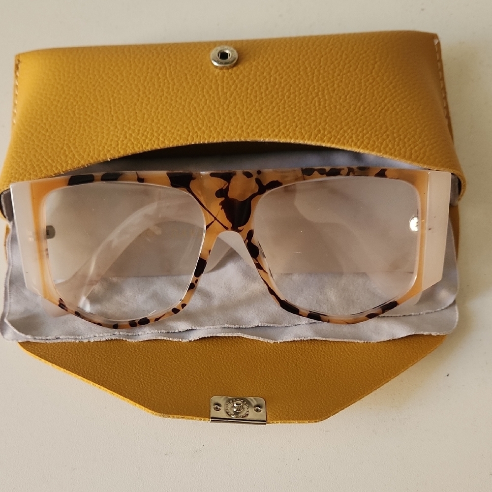 If You Dare GEMINI Two-Toned Marble & Animal Print Oversized Glasses